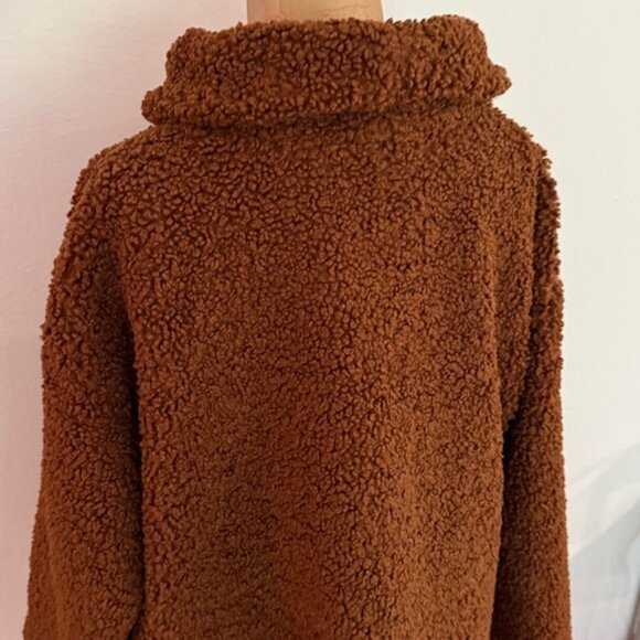 7115 by Szeki sz S Cozy Brown Sherpa Pullover turtleneck with pockets good cond - Picture 6 of 9